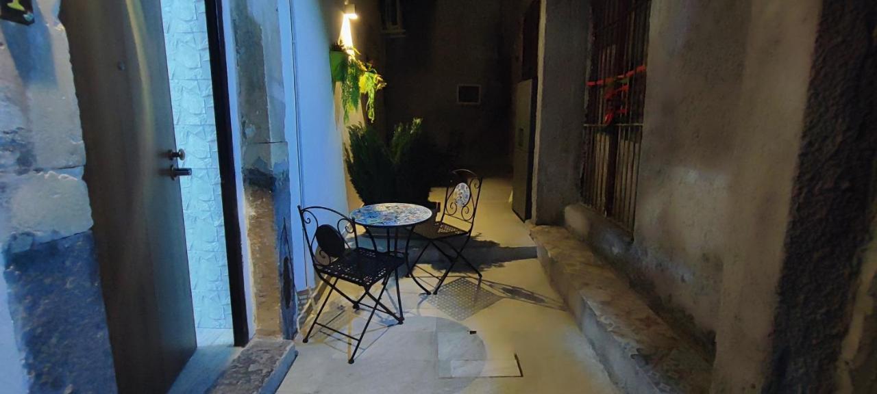 Tapia'S Rooms Big Catania Exterior photo