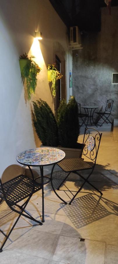Tapia'S Rooms Big Catania Exterior photo