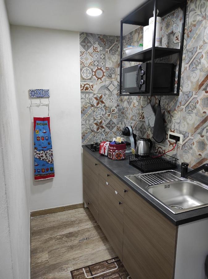 Tapia'S Rooms Big Catania Exterior photo